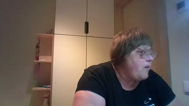 Snapshot of rewa666 chatting on September 18, 2025, 4:43 pm rewa666 online show from September 18, 2025, 4:43 pm