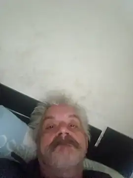 Snapshot of Fonse1860 chatting on November 2, 2025, 12:21 pm Fonse1860 online show from November 2, 2025, 12:21 pm