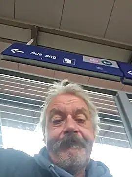 Snapshot of Fonse1860 chatting on November 21, 2025, 9:41 am Fonse1860 online show from November 21, 2025, 9:41 am