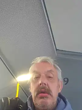 Snapshot of Fonse1860 chatting on November 12, 2025, 9:24 am Fonse1860 online show from November 12, 2025, 9:24 am