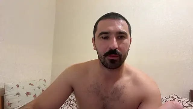 Snapshot of Hard_to_Obey chatting on November 3, 2025, 8:12 pm Hard to Obey online show from November 3, 2025, 8:12 pm