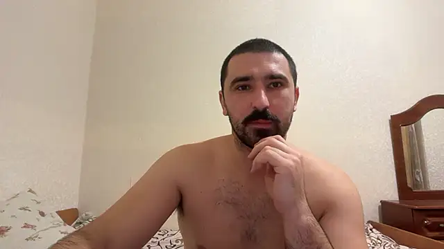 Snapshot of Hard_to_Obey chatting on November 5, 2025, 8:01 pm Hard to Obey online show from November 5, 2025, 8:01 pm