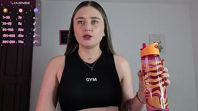 Veronika  Winslow  online show from November 2, 2025, 4:06 am