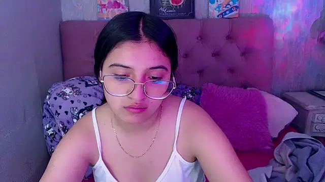 laurenelove online show from October 18, 2025, 3:52 am