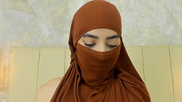 nayiraa  online show from April 11, 2026, 11:47 am