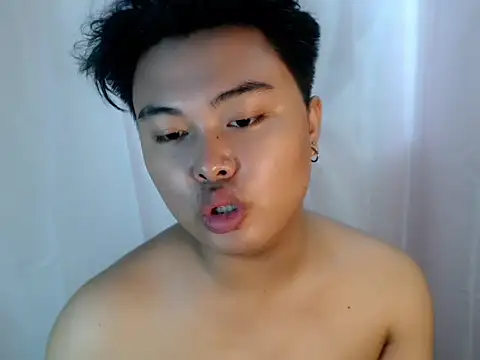 Lustfulljohnx online show from April 17, 2026, 2:36 am