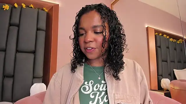 LisaMendez online show from December 4, 2025, 10:53 pm