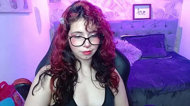 Lily tk online show from September 20, 2025, 3:33 am