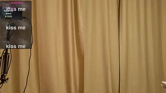 Alison kisss online show from October 30, 2025, 9:29 am