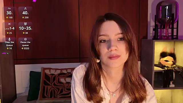 Snapshot of Alison_kisss chatting on May 4, 2026, 4:43 pm Alison kisss online show from May 4, 2026, 4:43 pm