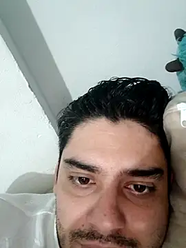 Snapshot of fromero27 chatting on January 8, 2026, 4:40 am fromero27 online show from January 8, 2026, 4:40 am