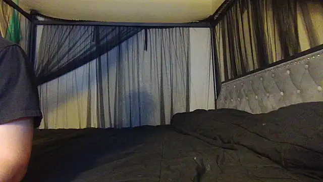 Lola BugsBunny online show from December 14, 2025, 10:21 am