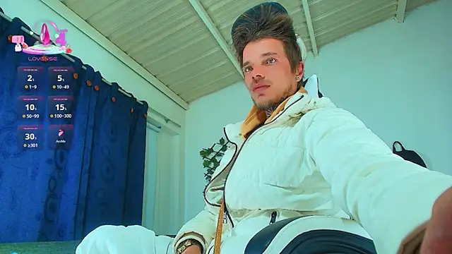 Snapshot of Gold_Loyal77 chatting on November 2, 2025, 6:07 am Gold Loyal77 online show from November 2, 2025, 6:07 am