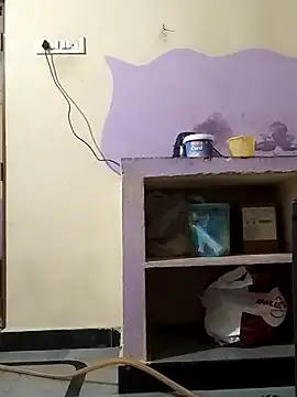 Snapshot of Samlevis7052 chatting on February 10, 2026, 4:11 am Samlevis7052 online show from February 10, 2026, 4:11 am