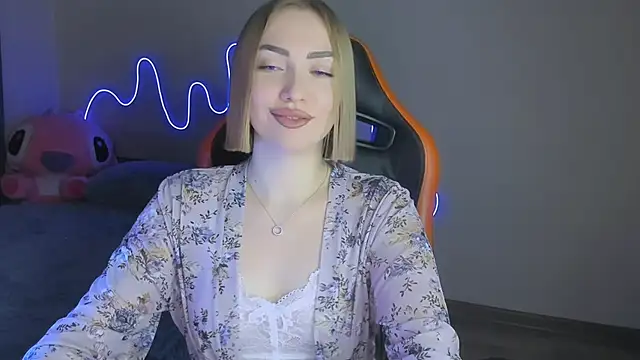 Snapshot of LaraKrein_lk chatting on November 24, 2025, 3:12 pm LaraKrein lk online show from November 24, 2025, 3:12 pm