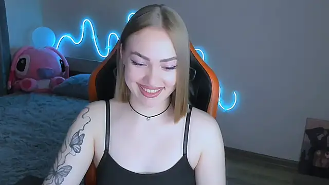 Snapshot of LaraKrein_lk chatting on February 21, 2026, 12:29 pm LaraKrein lk online show from February 21, 2026, 12:29 pm