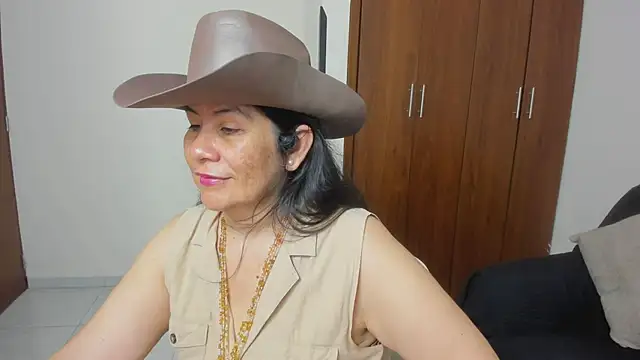 kiraGeiner online show from May 21, 2026, 1:14 am