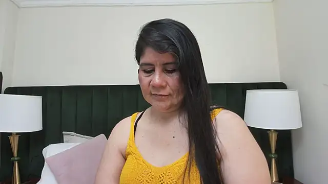 kiraGeiner online show from September 14, 2025, 4:57 am