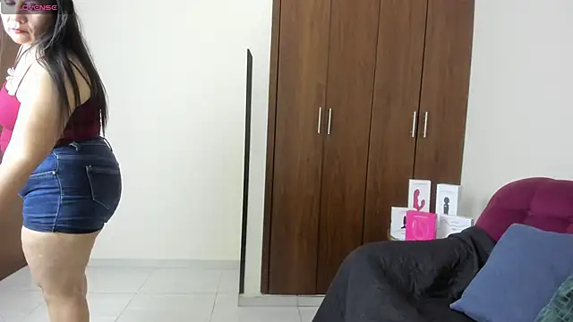 kiraGeiner online show from November 27, 2025, 2:23 am