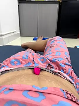 Snapshot of sharon-Hanna chatting on October 20, 2025, 12:38 pm sharon-Hanna online show from October 20, 2025, 12:38 pm