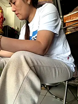 Snapshot of sharon-Hanna chatting on November 15, 2025, 2:04 am sharon-Hanna online show from November 15, 2025, 2:04 am