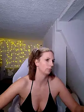 SexyJulia21 online show from February 27, 2025, 11:50 am