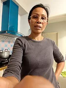 Mama Eva 1 online show from April 25, 2026, 2:36 pm