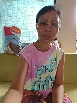 Snapshot of Mama_Eva_1 chatting on June 15, 2026, 11:59 pm Mama Eva 1 online show from June 15, 2026, 11:59 pm
