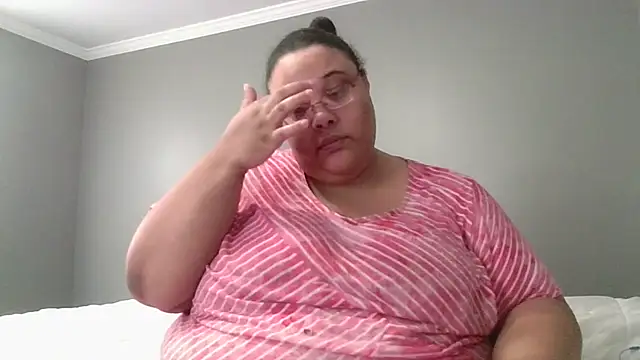 Snapshot of SexyBBW10790 chatting on February 25, 2026, 3:23 pm SexyBBW10790 online show from February 25, 2026, 3:23 pm