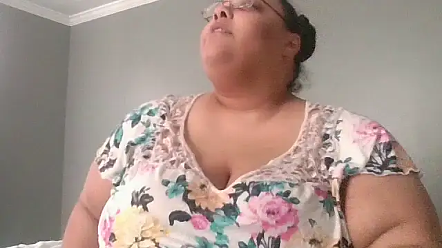 Snapshot of SexyBBW10790 chatting on February 17, 2026, 6:27 pm SexyBBW10790 online show from February 17, 2026, 6:27 pm