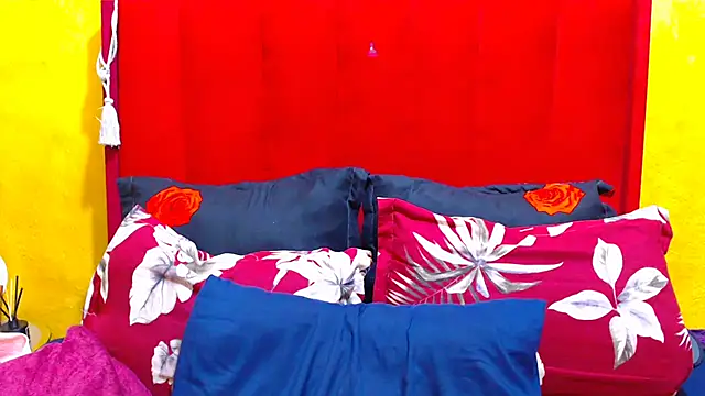 Snapshot of Candycrush2555 chatting on November 4, 2025, 7:12 am Candycrush2555 online show from November 4, 2025, 7:12 am