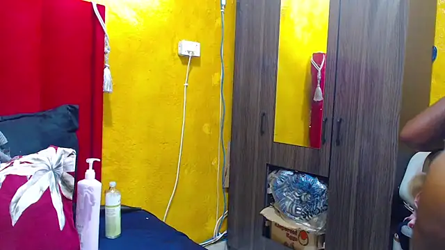 Snapshot of Candycrush2555 chatting on November 19, 2025, 3:39 am Candycrush2555 online show from November 19, 2025, 3:39 am