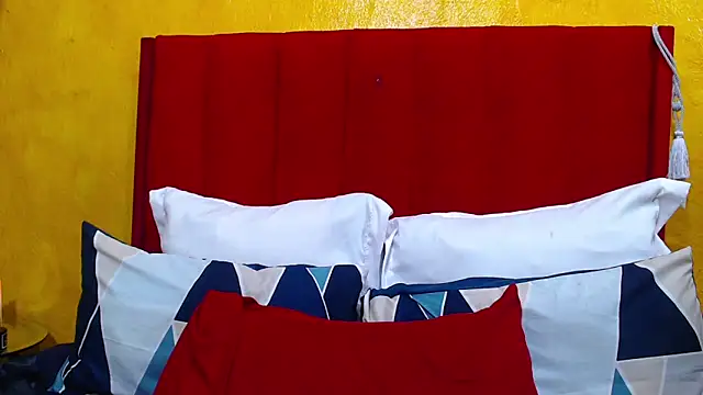 Snapshot of Candycrush2555 chatting on November 28, 2025, 4:40 pm Candycrush2555 online show from November 28, 2025, 4:40 pm