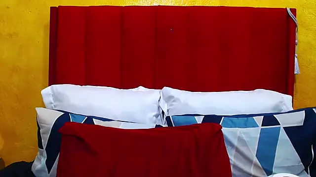 Snapshot of Candycrush2555 chatting on December 3, 2025, 5:56 pm Candycrush2555 online show from December 3, 2025, 5:56 pm