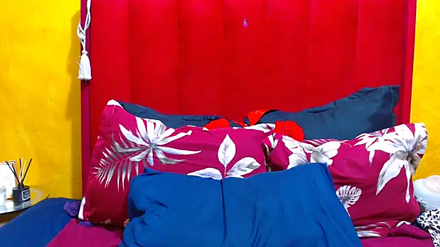 Snapshot of Candycrush2555 chatting on October 31, 2025, 4:14 pm Candycrush2555 online show from October 31, 2025, 4:14 pm