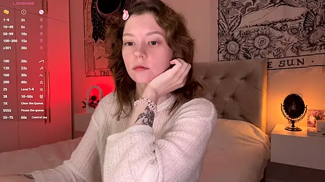 IrisPurrphy online show from November 10, 2025, 1:43 am