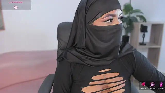 yasmin elite online show from November 26, 2025, 9:31 am