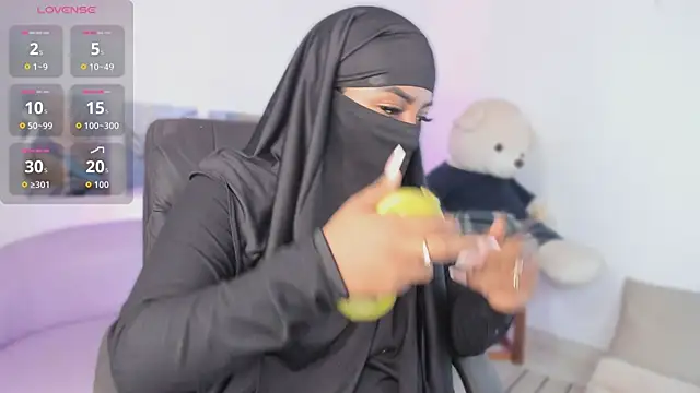 Snapshot of yasmin_elite chatting on February 7, 2026, 10:45 am yasmin elite online show from February 7, 2026, 10:45 am