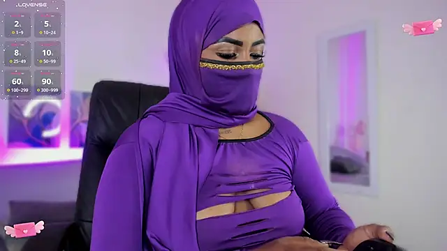 yasmin elite online show from November 13, 2025, 2:04 am