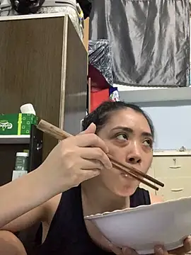 Snapshot of Minee1202 chatting on November 9, 2025, 4:49 am Minee1202 online show from November 9, 2025, 4:49 am