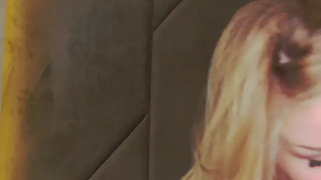 MarilynNova online show from April 16, 2026, 5:19 am