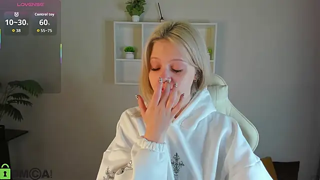 Allice Cox online show from October 24, 2025, 1:04 am