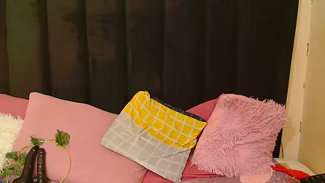 Snapshot of AmazingDarkDoll chatting on October 11, 2025, 6:25 am AmazingDarkDoll online show from October 11, 2025, 6:25 am