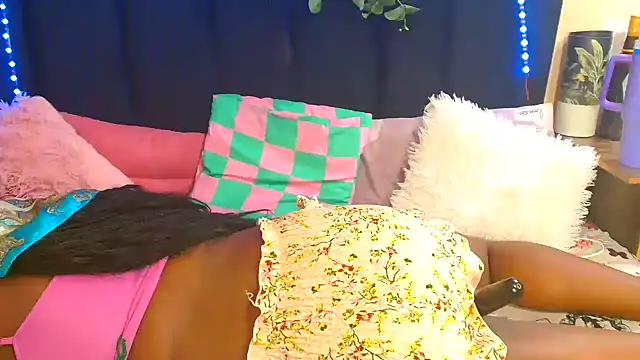 AmazingDarkDoll online show from November 5, 2025, 4:26 am