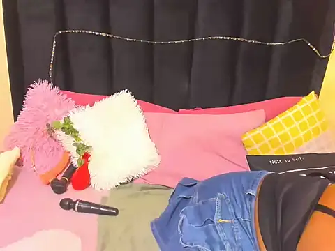 Snapshot of AmazingDarkDoll chatting on February 13, 2026, 6:41 pm AmazingDarkDoll online show from February 13, 2026, 6:41 pm