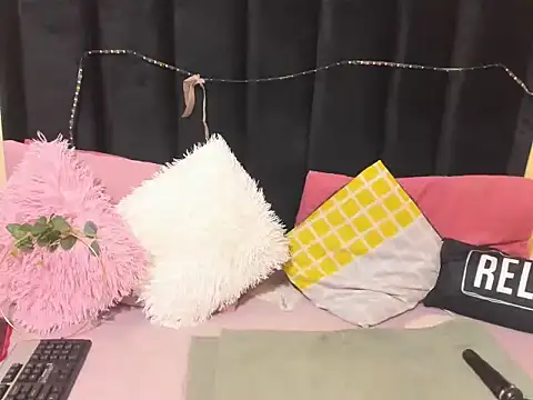 Snapshot of AmazingDarkDoll chatting on February 16, 2026, 11:13 pm AmazingDarkDoll online show from February 16, 2026, 11:13 pm