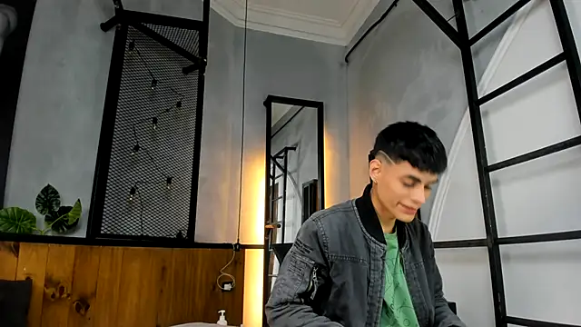 Snapshot of Dani_mc1 chatting on September 27, 2025, 11:16 am Dani mc1 online show from September 27, 2025, 11:16 am