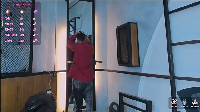 Snapshot of Dani_mc1 chatting on October 6, 2025, 11:22 am Dani mc1 online show from October 6, 2025, 11:22 am