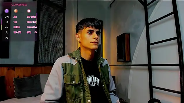 Snapshot of Dani_mc1 chatting on September 14, 2025, 11:43 am Dani mc1 online show from September 14, 2025, 11:43 am