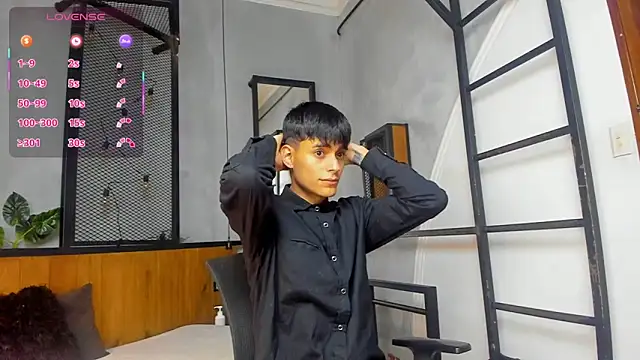 Snapshot of Dani_mc1 chatting on September 19, 2025, 11:25 am Dani mc1 online show from September 19, 2025, 11:25 am